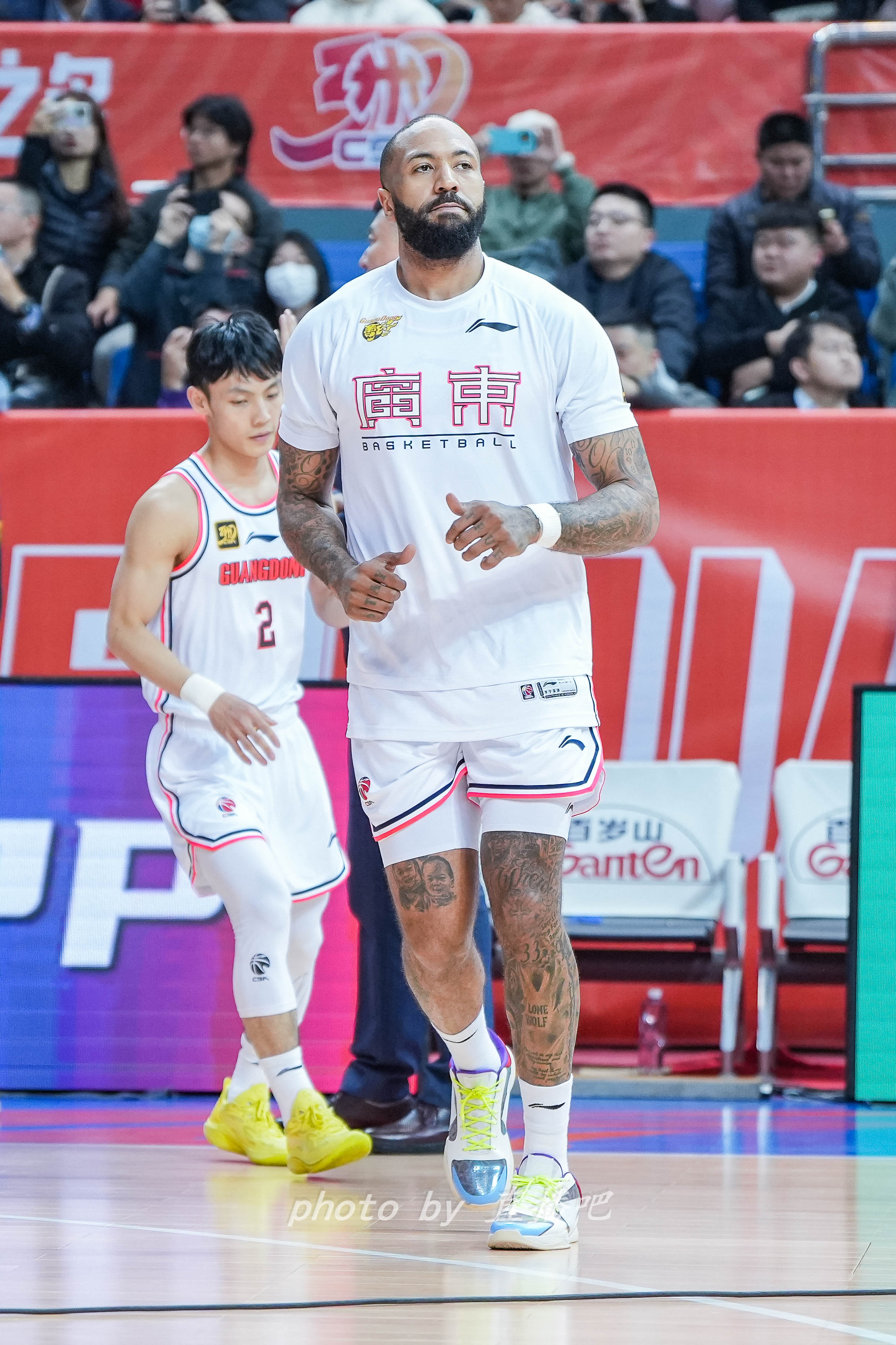  打得不錯(cuò)！36歲吉倫沃特原本的第三外援卻成廣東男籃的真大腿