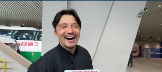  帶孩子和帶球隊(duì)哪個(gè)更累？謝暉笑言：都累，但帶孩子更累