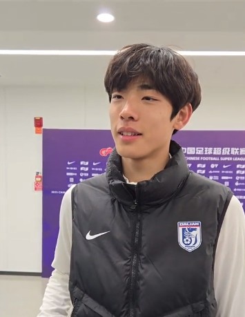  國青歸來上演中超首秀，朱鵬宇：感覺很好，場上大哥們很支持我