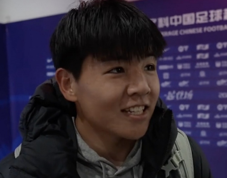  首次入選國足后決定保密，徐彬：希望這次我可以為國足做點什么