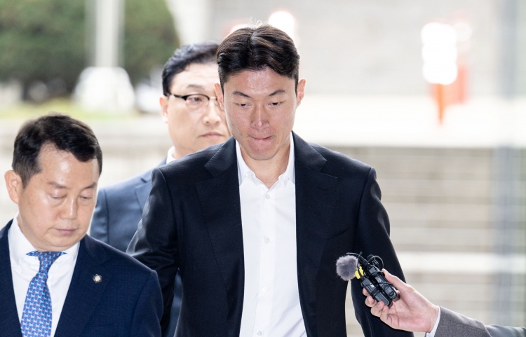  韓國國腳黃義助非法拍攝不雅視頻，一審被判有期徒刑1年緩刑2年！